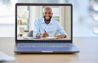 视频会议数字移动PC商人会议规划在线桌子上办公室建筑视频调用咨询网络研讨会黑色的男人。互联网员工虚拟