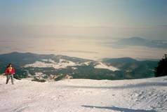 男人。走雪山高原