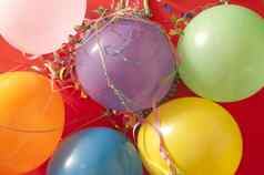 色彩斑斓的聚会，派对气球飘带