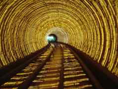 体系结构背景室内视图圆形地铁隧道显示同心结构消失距离