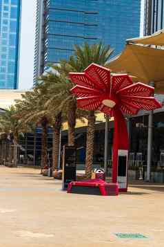 迪拜阿联酋聪明的棕榈安装迪拜世界贸易中心在户外