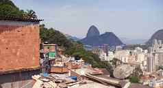 部分城市盛行贫困贫民窟山腰里约1月巴西