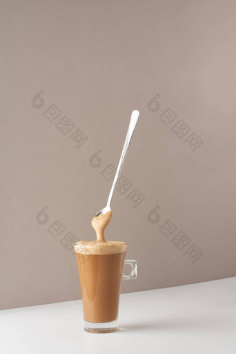 玻璃杯卡布奇诺咖啡香泡沫勺子杯卡布奇诺咖啡拿铁咖啡牛奶有创意的设计咖啡馆餐厅杯咖啡