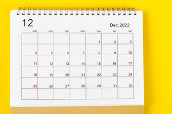 12月每月桌子上<strong>日历</strong>一年黄色的背景