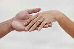 订婚环手建议订婚了夫妇浪漫的婚姻庆祝活动变焦钻石珠宝手指爱保存日期公告特殊的场合承诺