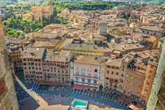 锡耶纳中世纪的醇小镇城市景观托斯卡纳意大利