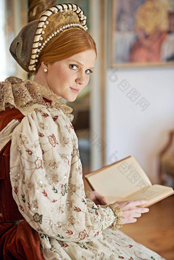 生活夫人肖像优雅的高贵的女人阅读宫房间