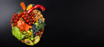 健康的食物安排现实的心形状饮食心心血管系统