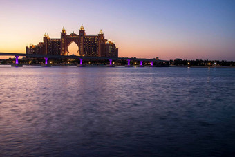 亚特兰提斯受欢迎的明星酒店迪拜阿联酋晚上单轨领先的酒店图片