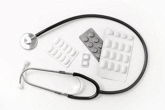 医疗设备白色背景听诊器药片平板电脑医疗工具医学医疗保健