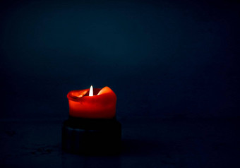 红色的假期蜡烛黑暗背景奢侈品<strong>品牌设计</strong>装饰圣诞节年夏娃情人节一天