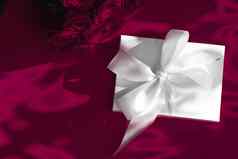 奢侈品假期丝绸礼物盒子花束玫瑰酒背景浪漫的惊喜花生日情人节一天现在