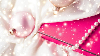 圣诞节魔法假期背景节日装饰物粉红色的古董礼物盒子金闪闪发光的冬天季节现在奢侈品<strong>品牌设计</strong>