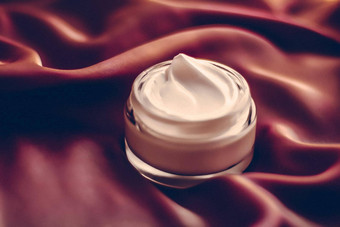 美脸奶油保湿霜敏感的皮肤奢侈品水疗中心化妆品自然清洁护肤品产品巧克力丝绸织物