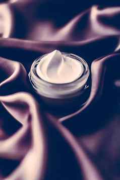 美脸奶油保湿霜敏感的皮肤奢侈品水疗中心化妆品自然清洁护肤品产品黑暗丝绸织物