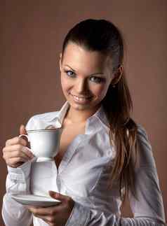 快乐女人杯咖啡微笑棕色（的）