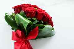 假期爱现在情人节一天奢侈品花束红色的玫瑰