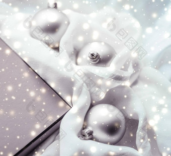圣诞节魔法假期背景节日装饰物银古董礼物盒子金闪闪发光的冬天季节现在奢侈品品牌设计