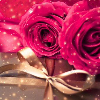 情人节一天现在奢侈品礼物盒子<strong>花</strong>束玫瑰闪亮的雪