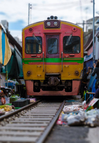 湄公铁路市场泰国湄公铁路市场火车泰国