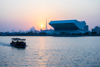 日落迪拜节日城市建筑谢赫。默罕默德本拉希德<strong>图书馆场景</strong>最高的建筑世界迪拜塔哈利法塔背景