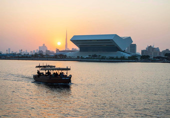 日落迪拜节日城市建筑谢赫。默罕默德本拉希德<strong>图书馆场景</strong>最高的建筑世界迪拜塔哈利法塔背景