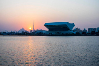 日落迪拜节日城市建筑谢赫。默罕默德本拉希德<strong>图书馆场景</strong>最高的建筑世界迪拜塔哈利法塔背景