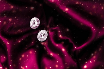 奢侈品钻石<strong>耳环</strong>黑暗红色的丝绸雪闪闪发光的假期冬天魔法Jewelery现在