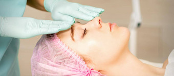 脸剥美容师面部治疗美容师适用于清洗脸面具女病人