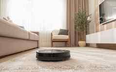 清洁地毯现代公寓真空更清洁的机器人