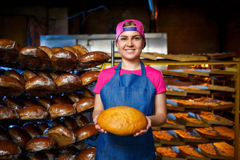 贝克女孩需要热面包面包店背景搁置面包工业生产面包阶段烘焙面包店