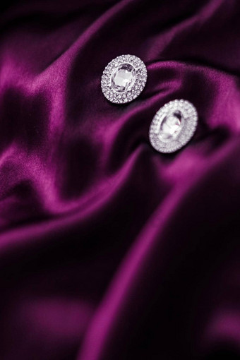 奢侈品钻石耳环黑暗粉红色的丝绸织物假期魅力Jewelery现在