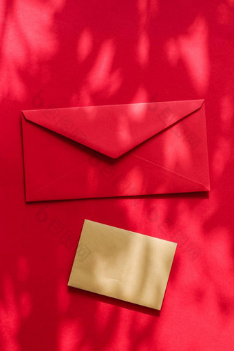 美品牌身份平铺模型设计业务卡信在线奢侈品品牌红色的影子背景