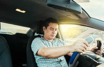 视图司机睡着了轮累了司机关闭眼睛轮概念男人。睡着了开车昏昏欲睡司机轮累了人开车