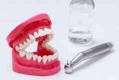 牙科仪器牙齿牙科护理白色背景