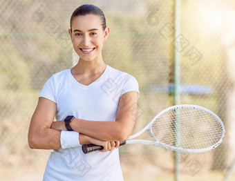 网球球员女人肖像体育匹配快乐运动员球拍积极的心态户外法院实践培训锻炼女准备好了健身动机竞争游戏