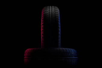 轮胎胎面冬天开车黑色的背景图像<strong>红蓝</strong>照明