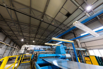生产行金属瓷砖屋顶钢形成机金属制品工厂车间金属表分析机
