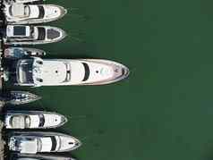 空中全景视图巴拉克拉瓦景观船海玛丽娜湾克里米亚塞瓦斯托波尔旅游吸引力无人机前视图拍摄港口奢侈品游艇船帆船