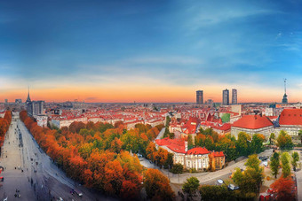 风格华沙波兰特写镜头全景拍摄华沙贸易塔前景金背景波兰的资本城市高质量照片动漫风格
