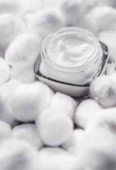 奢侈品脸奶油敏感的皮肤白色棉花球背景水疗中心化妆品自然护肤品美品牌产品