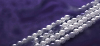 沿海珠宝时尚珍珠项链紫色的水背景魅力风格现在别致的礼物奢侈品Jewelery品牌假期横幅设计