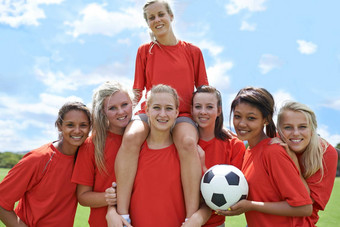 未来优点肖像女孩子们足球团队提高队长胜利