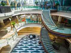 迪拜阿联酋楼梯游说团体布尔曼购物购物中心零售