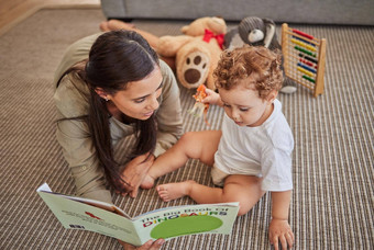 妈妈。婴儿书故事教育地毯首页学习阅读技能孩子妈妈教学故事书发展心大脑思考能力房子