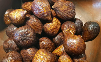 集团蛇水果被称为白痴当地的印尼语言科学salacca扎拉卡
