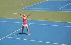 花日常法院年轻的女网球球员法院