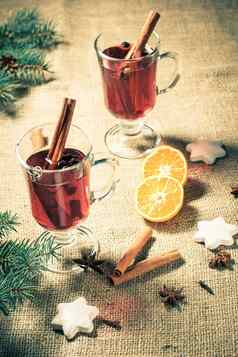 玻璃圣诞节加香料的热酒香料橙色饼干麻布