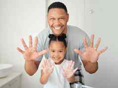 黑色的家庭肥皂手浴室细菌清洁安全学习教学卫生医疗保健肖像健康父亲显示女孩孩子洗细菌泡沫护肤品