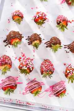 巧克力覆盖草莓